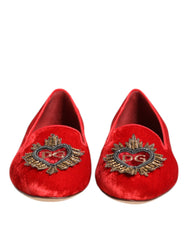 Mocassins plats Dolce & Gabbana en velours rouge à cœur DG