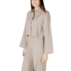 Nur beige Viskosebluse