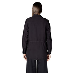 Nur schwarzes Viskosehemd