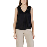 Nur schwarzes Tanktop aus recyceltem Polyester