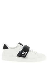 Balmain bicolor-Sneakers aus Kalbsleder mit niedrigem Schaft in Schwarz und Weiß, Frontansicht, die die verfeinerte Silhouette zeigt.