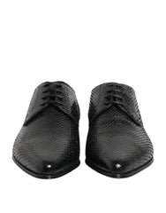 Dolce & Gabbana schwarze Derby-Schuhe aus exotischem Leder mit Schnürung, die eine strukturierte Oberfläche und eine klassische Formalsilhouette aufweisen.
