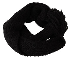 Profil latéral de l'écharpe en tricot noir AmeOro, sélectionnée par Dolce & Gabbana, soulignant le poids et la texture importants.