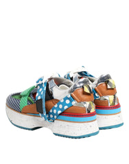 Close-up van de multicolor kalfsleren textuur en precisie stiksels op Dolce & Gabbana design sneakers.