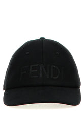 Fendi Herren-Baseballkappe aus schwarzer Baumwolle mit tonalem gesticktem Logo auf der Vorderseite für eine raffinierte Ästhetik.