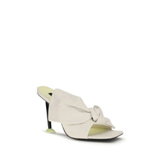 Givenchy Valkoiset Lampaanvuodan Ovis Aries Sandaalit