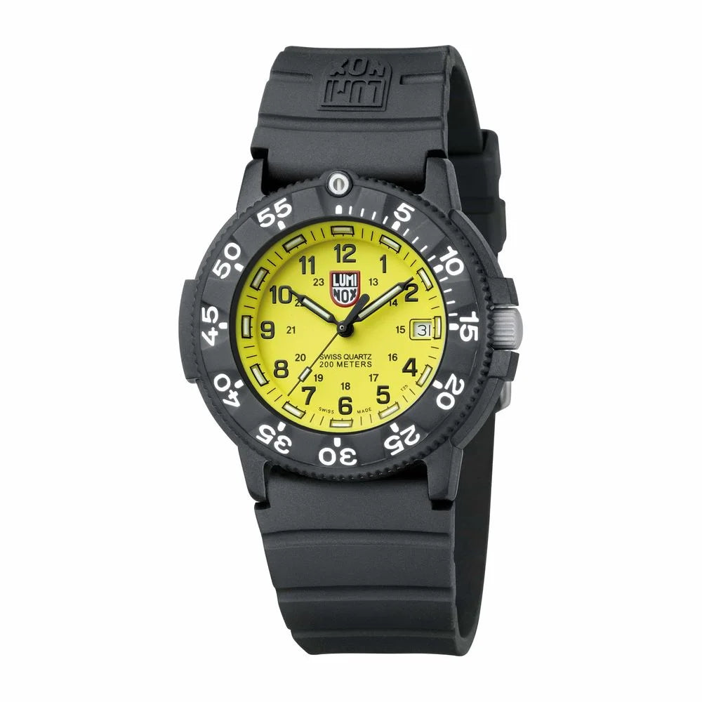 Montre de sport Luminox en caoutchouc noir - Montres