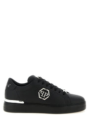 Adidași Philipp Plein pentru bărbați, cu talpă joasă, din piele de vițel neagră premium, cu un profil subțire și minimalist.