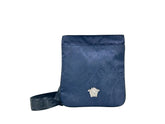 Geantă crossbody plată Silver Versace Medusa din piele metalizată, cu placa iconică tonală Medusa