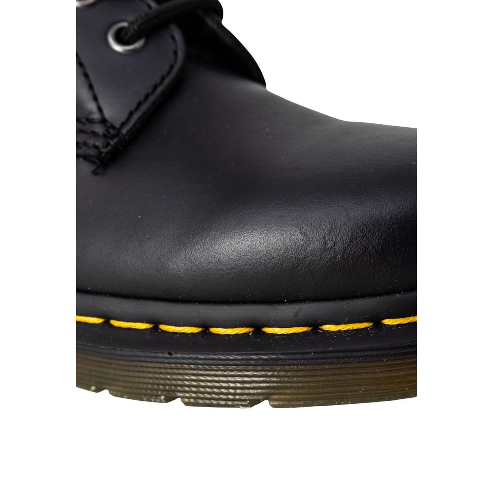 Botas de Senhora Dr. Martens em Pele Preta com Cordões