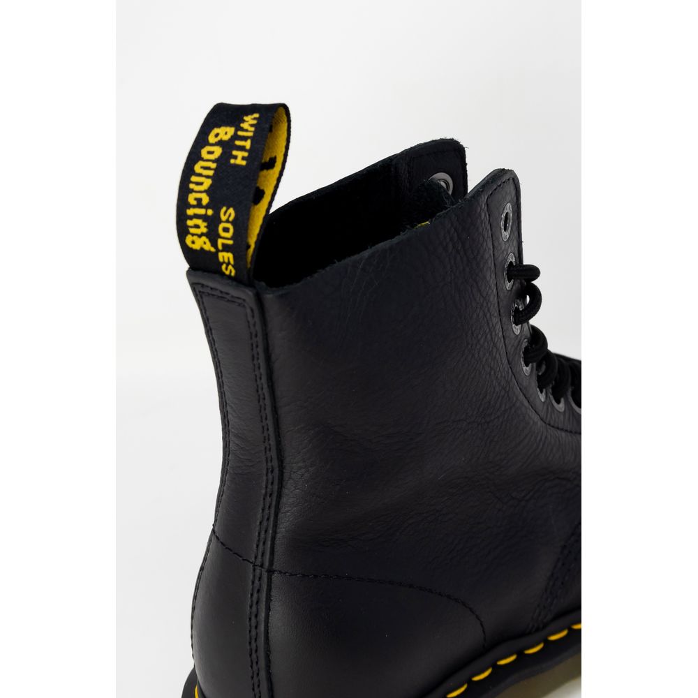 Botas de Senhora Dr. Martens em Pele Preta com Cordões