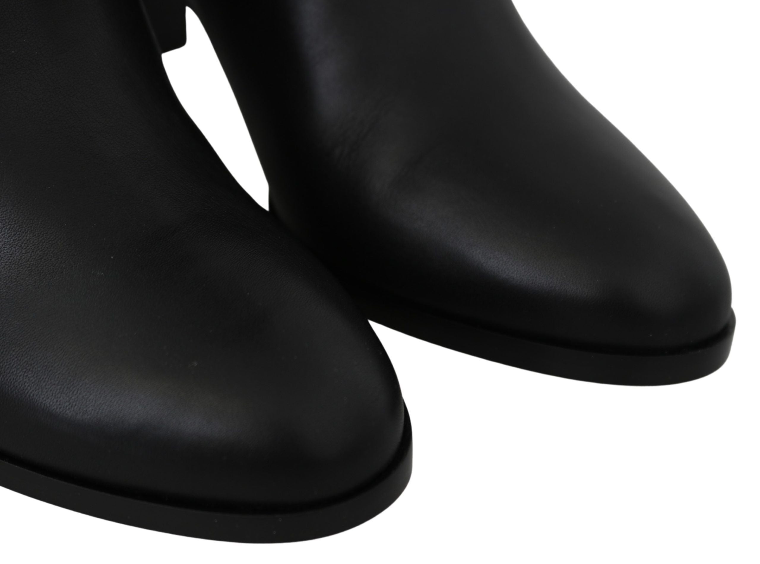 Elegante schwarze Stiefeletten von Jimmy Choo aus Kalbsleder mit Absatz