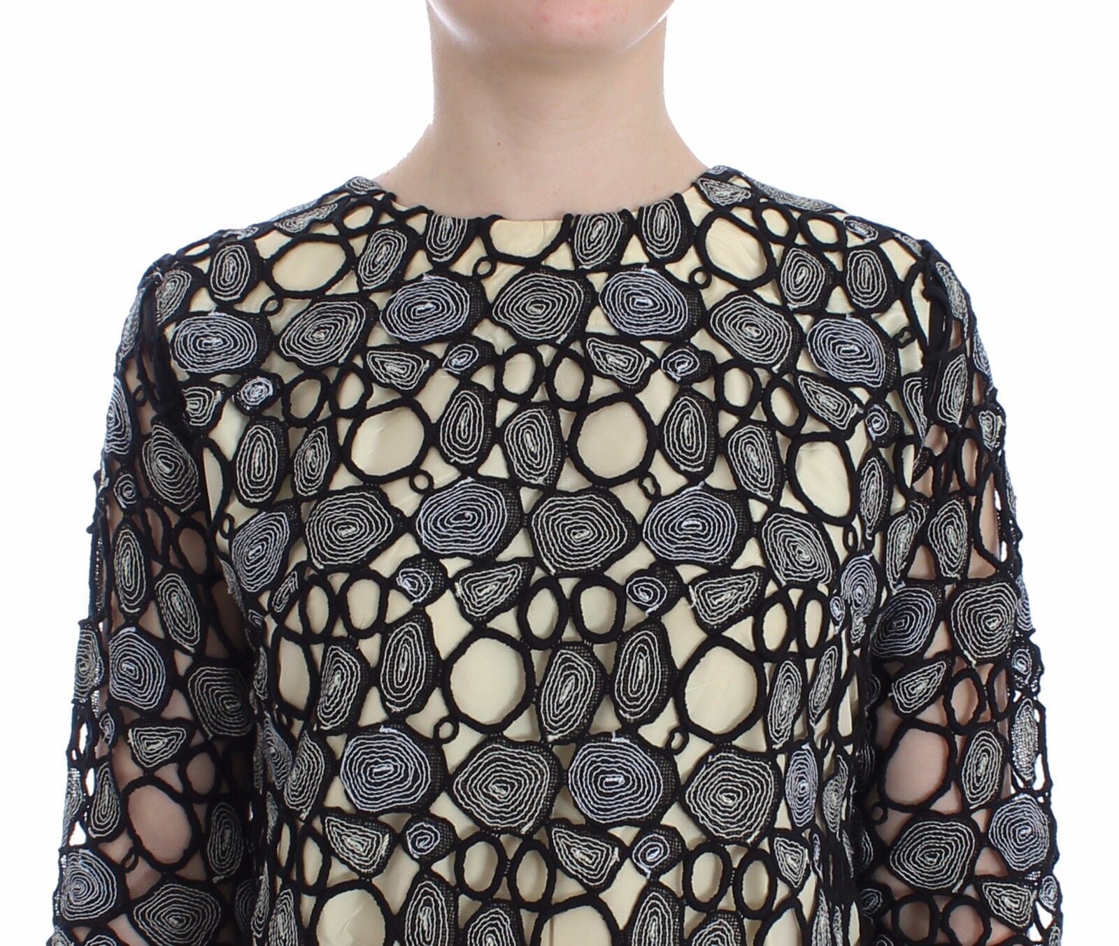 Robe fourreau noire et crème Lanre Da Silva Ajayi, robe courte trapèze