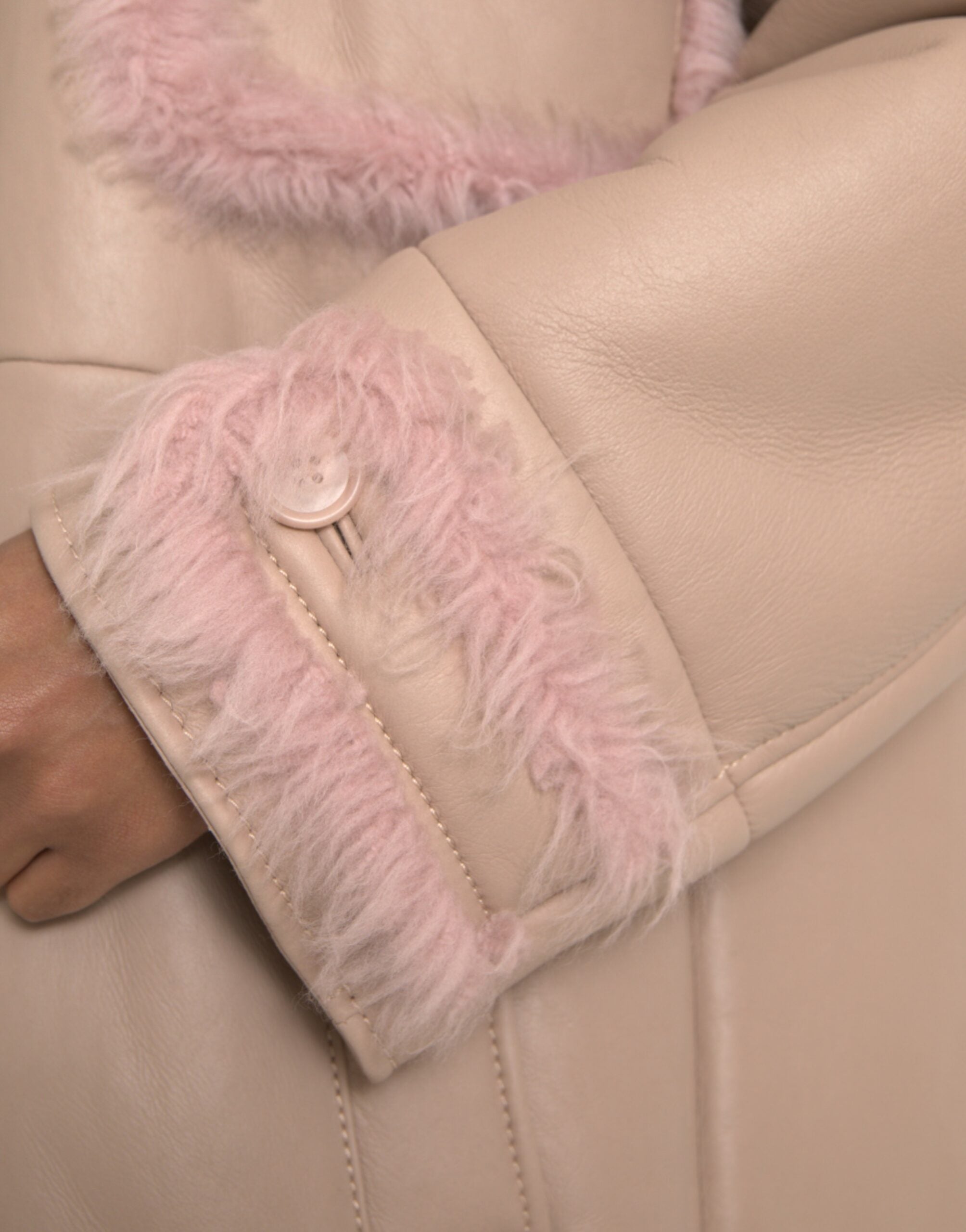Manteau en cuir d'agneau beige et rose doublé de peau lainée Dolce &amp; Gabbana