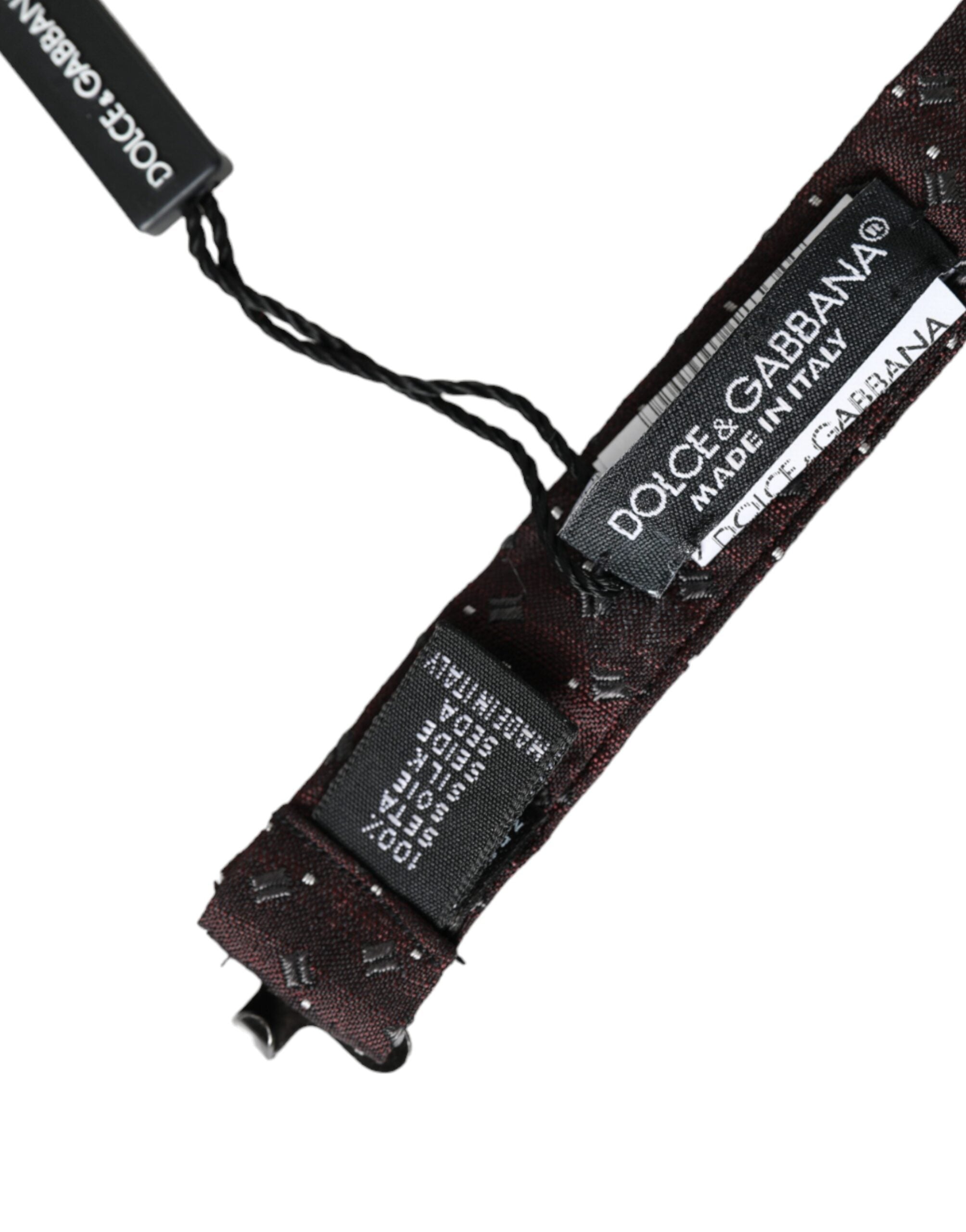 Nœud papillon Dolce &amp; Gabbana en soie bordeaux à motifs, ajustable.