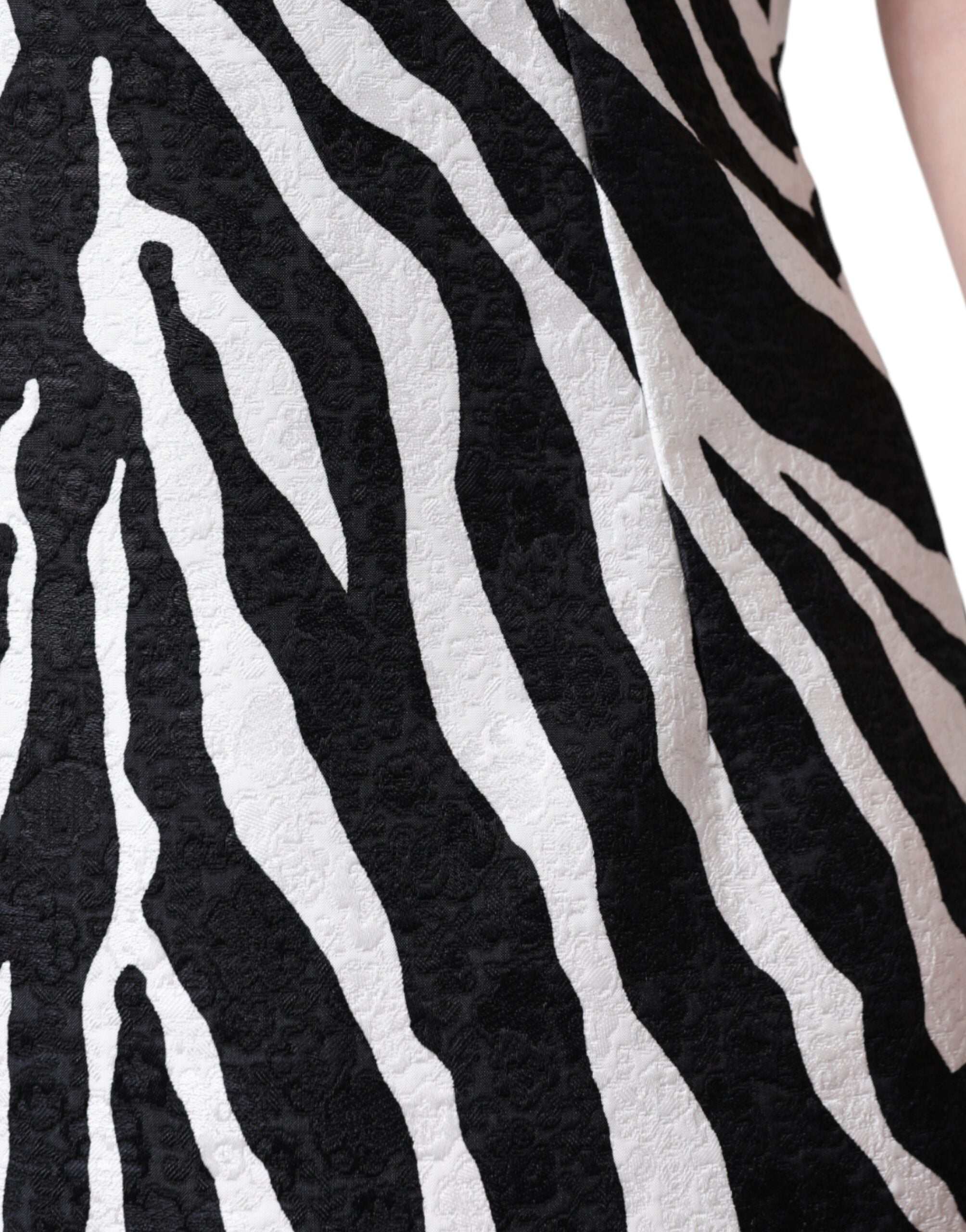 Dolce &amp; Gabbana Schwarzes und weißes Zebra-Minikleid in A-Linie