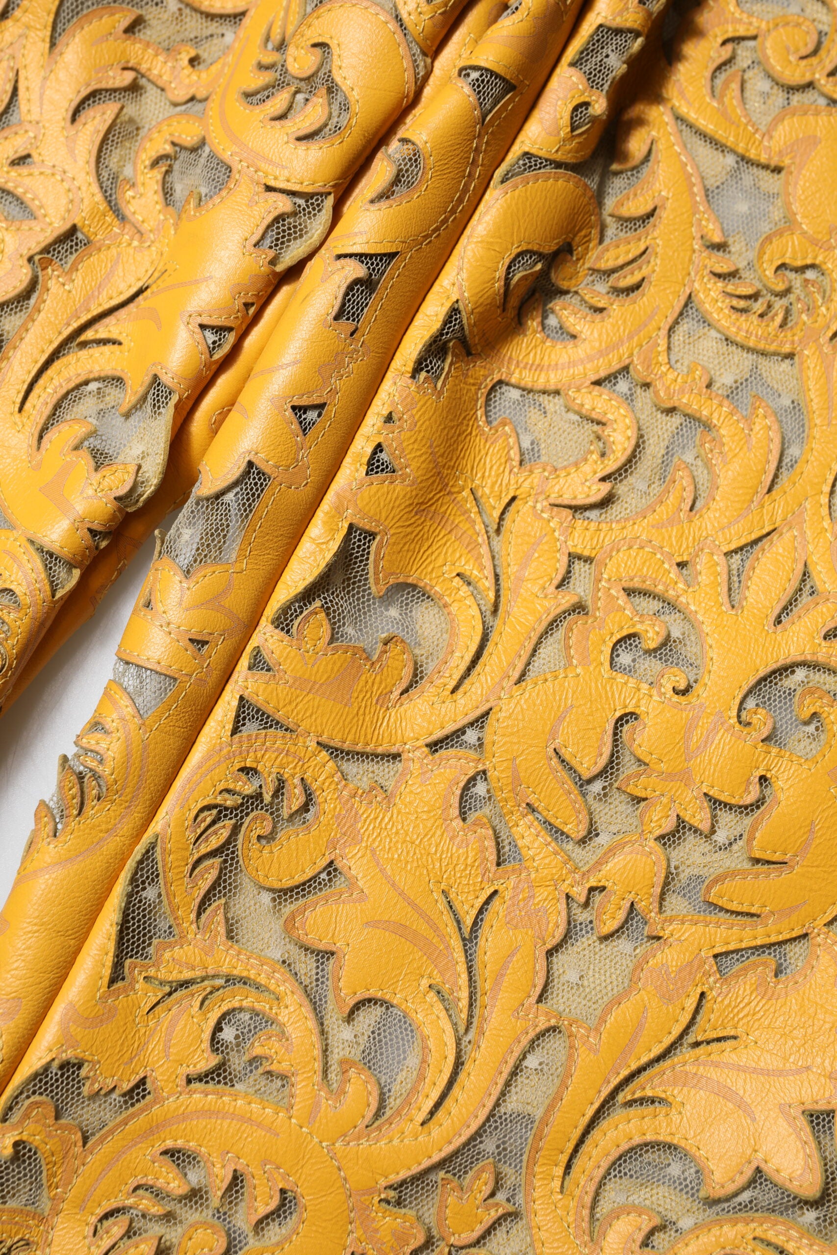 Dolce &amp; Gabbana gelbe Caprihose mit Blumenmuster und mittelhohem Bund