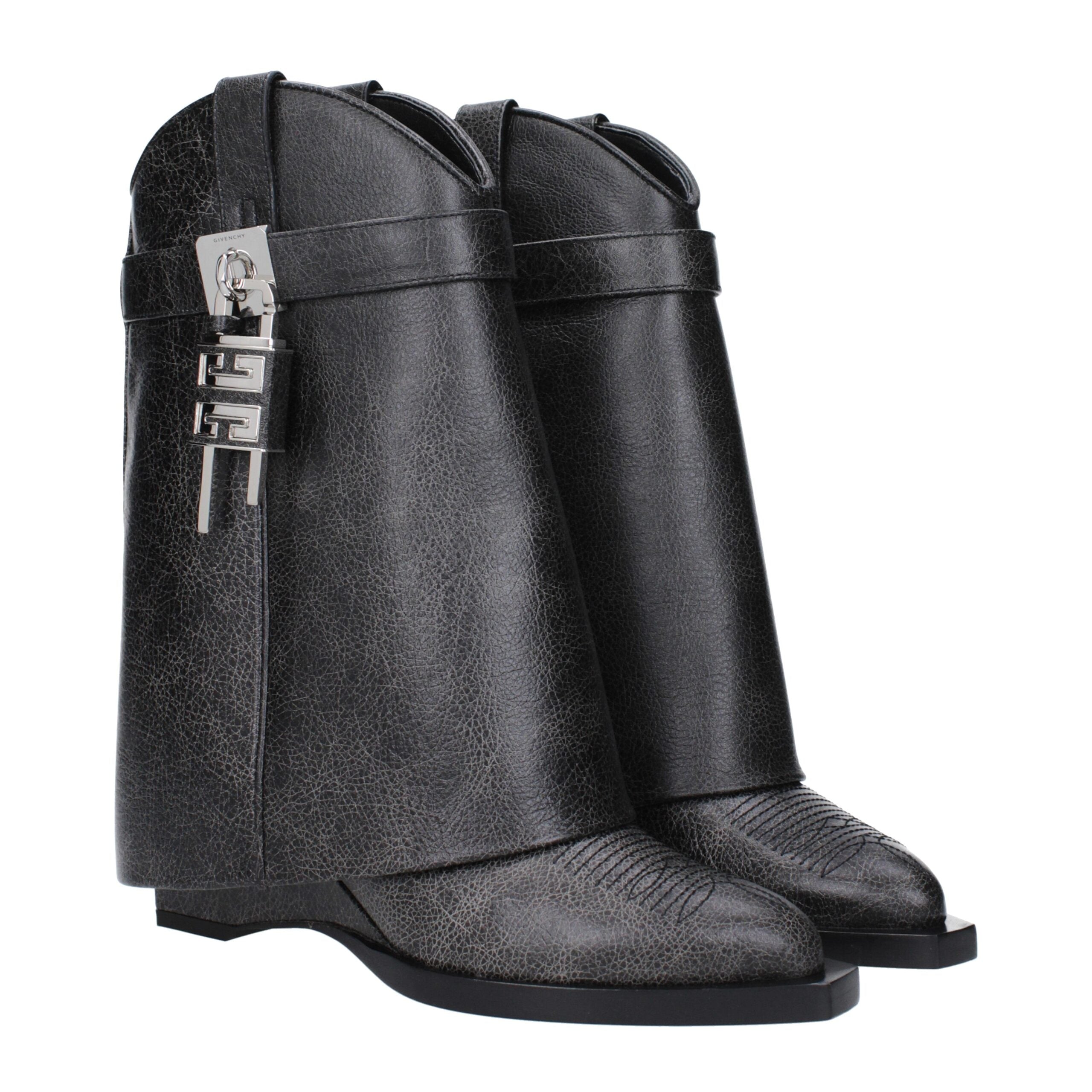 Givenchy Stiefeletten aus schwarzem Leder