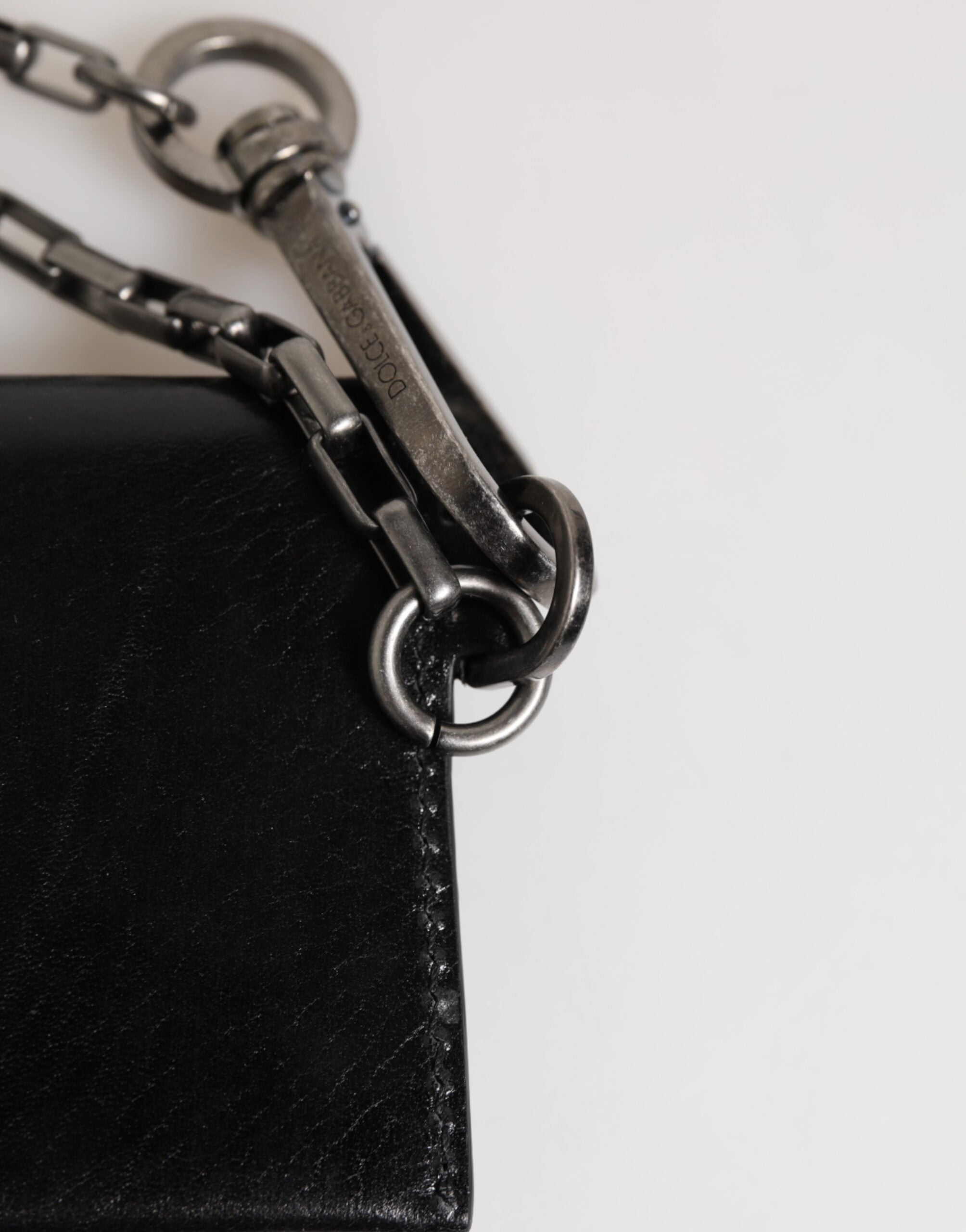 Portefeuille Dolce &amp; Gabbana en cuir noir Cavallo avec chaîne et fermeture à pression, porte-cartes à deux volets