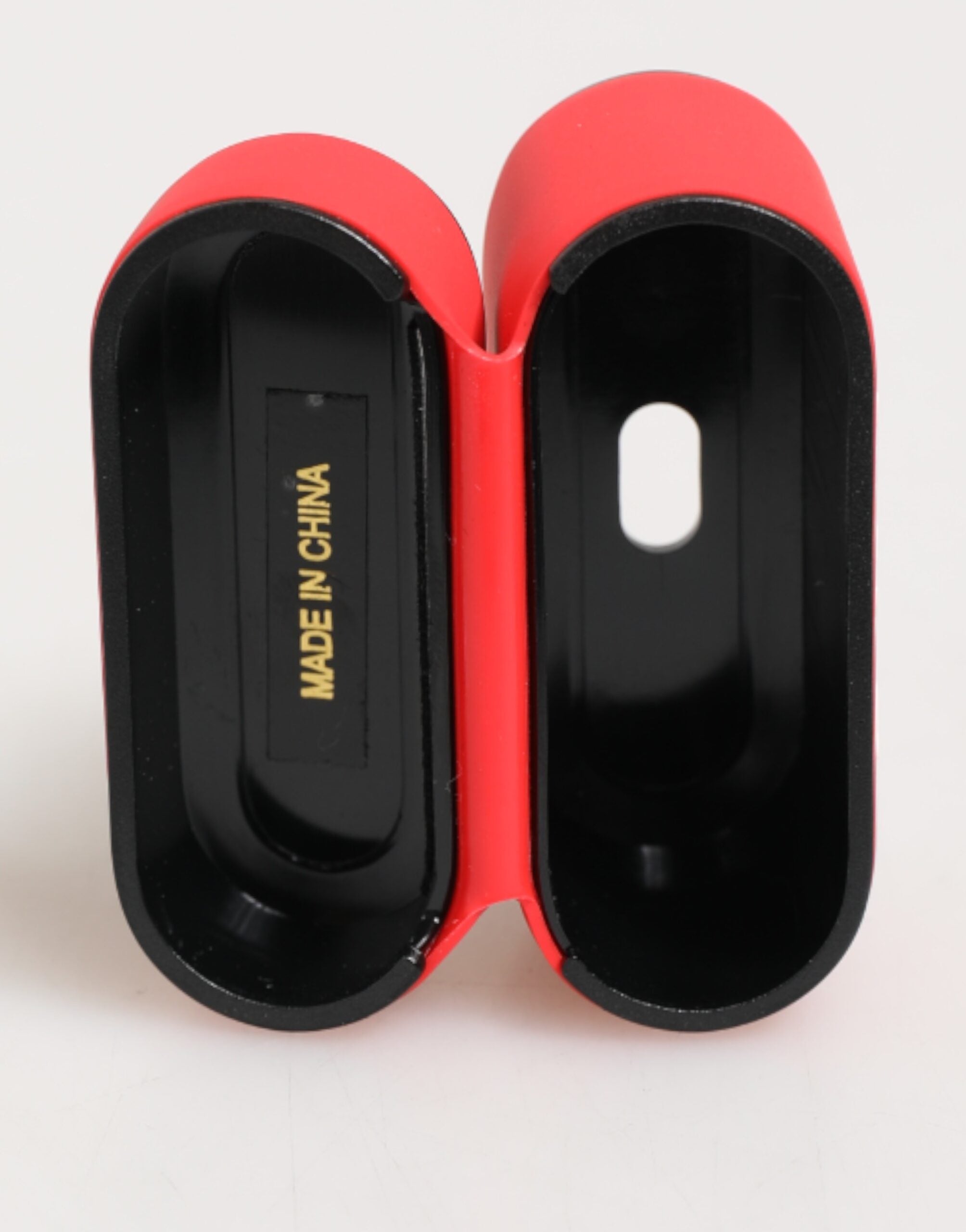 Étui à rabat pour AirPods Dolce &amp; Gabbana pour homme, en PVC rouge avec logo DG en relief.