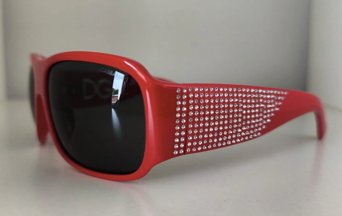 Lunettes de soleil Dolce &amp; Gabbana DG4027 à verres noirs et cristaux rouges