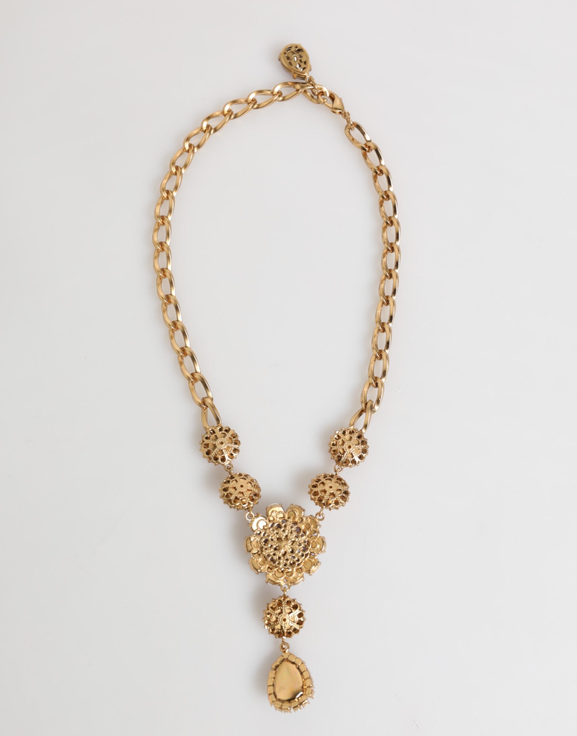 Collier pendentif Dolce &amp; Gabbana en laiton doré, cristal et perle à motif floral violet