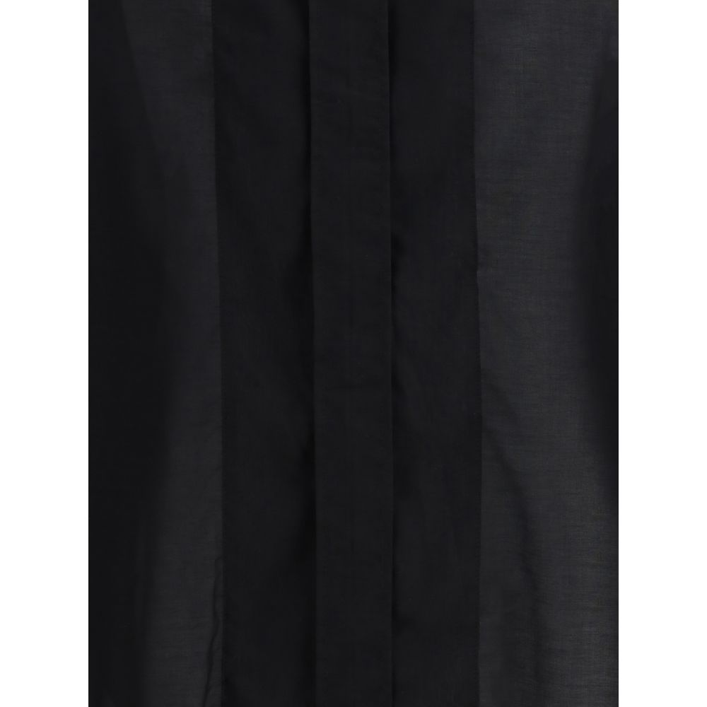 La dernière chemise semi-transparente