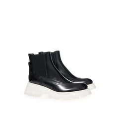Alexander McQueen Elegant Leather Boots in Timeless Black - Boots