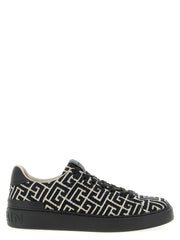 Balmain Svarte sneakers i bomull