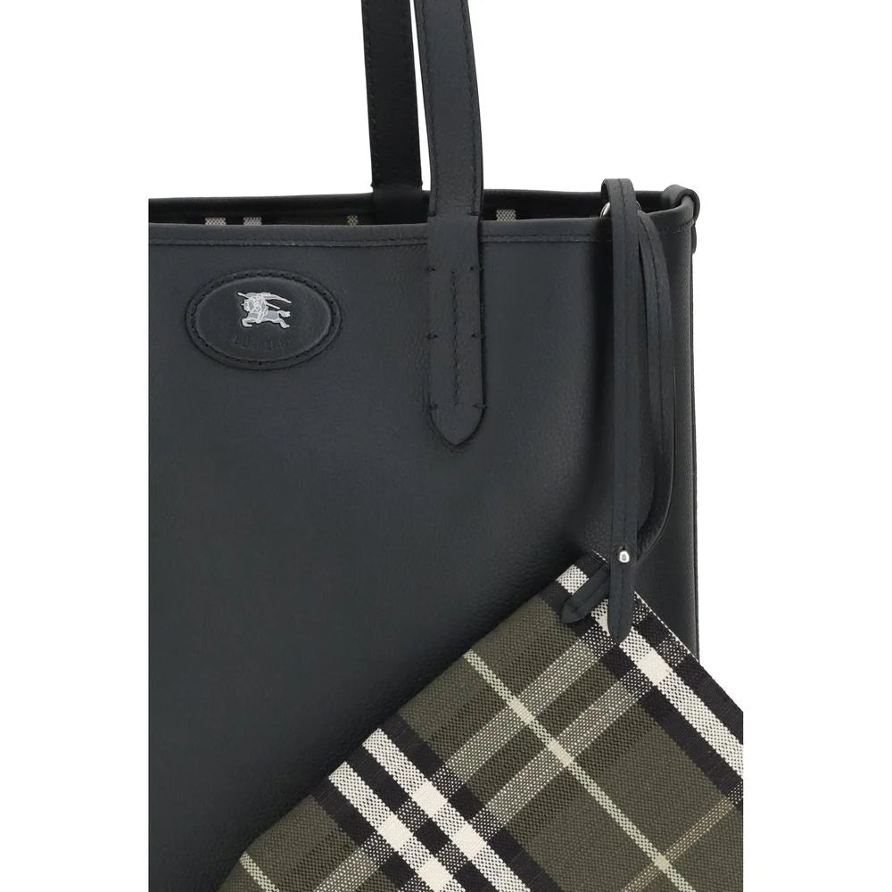 Burberry Fekete Tehenbőr Bos Taurus Varázsatanya