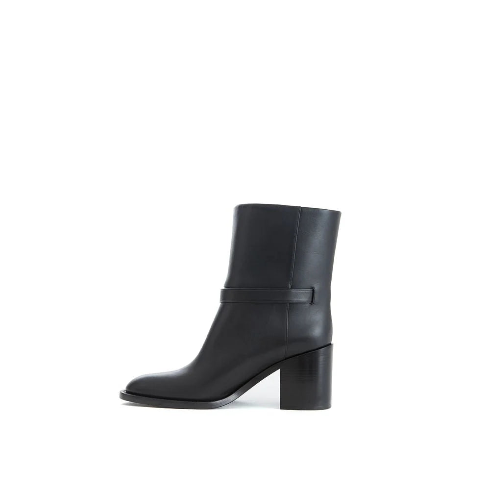 Burberry Black Leather Boot - Boots