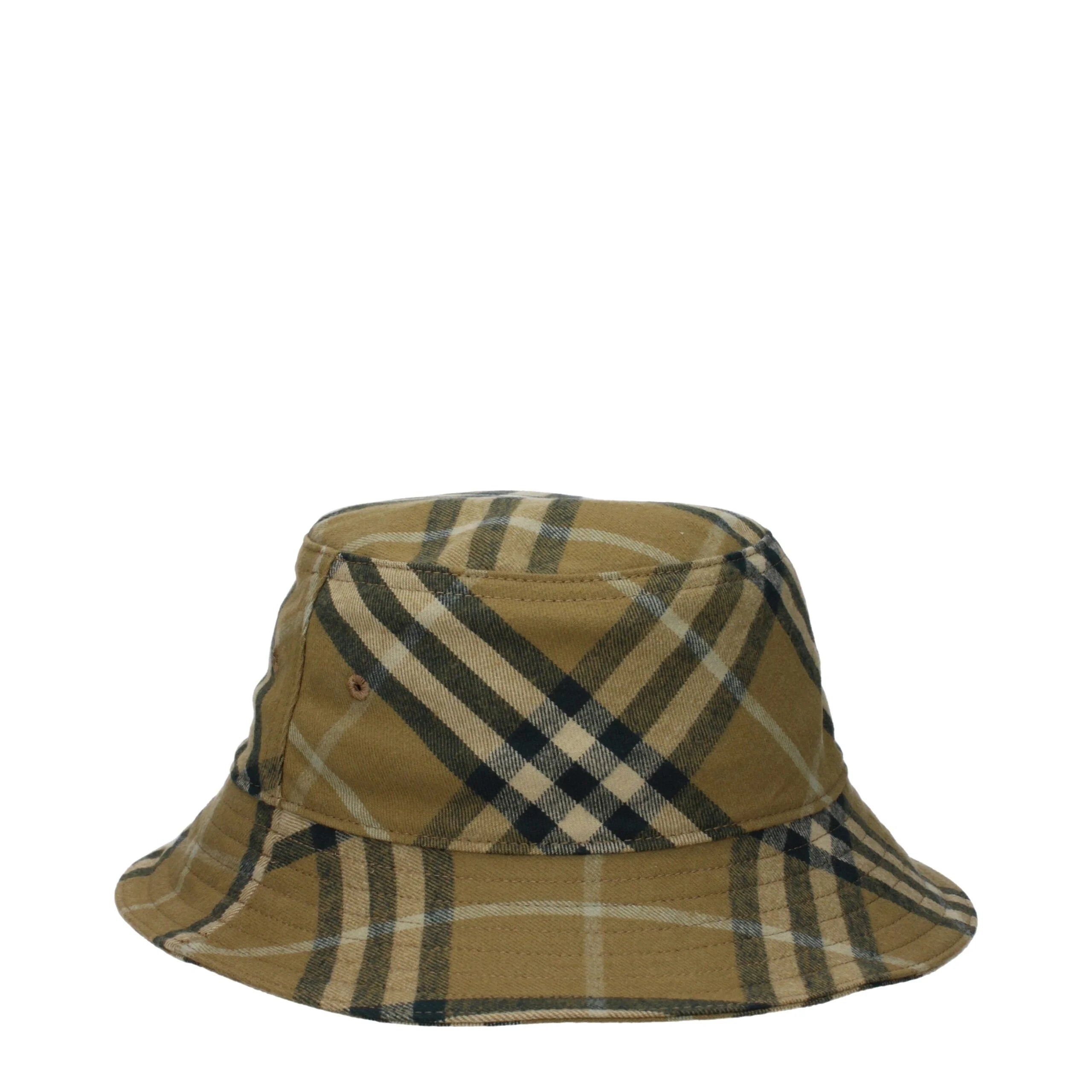 Zijaanzicht van de Burberry heren groene katoenen bucket hat, waarbij het precieze stiksel en het klassieke silhouet worden getoond.