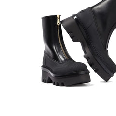 Chloé Black Calfskin Lace-Up Boots - Boots