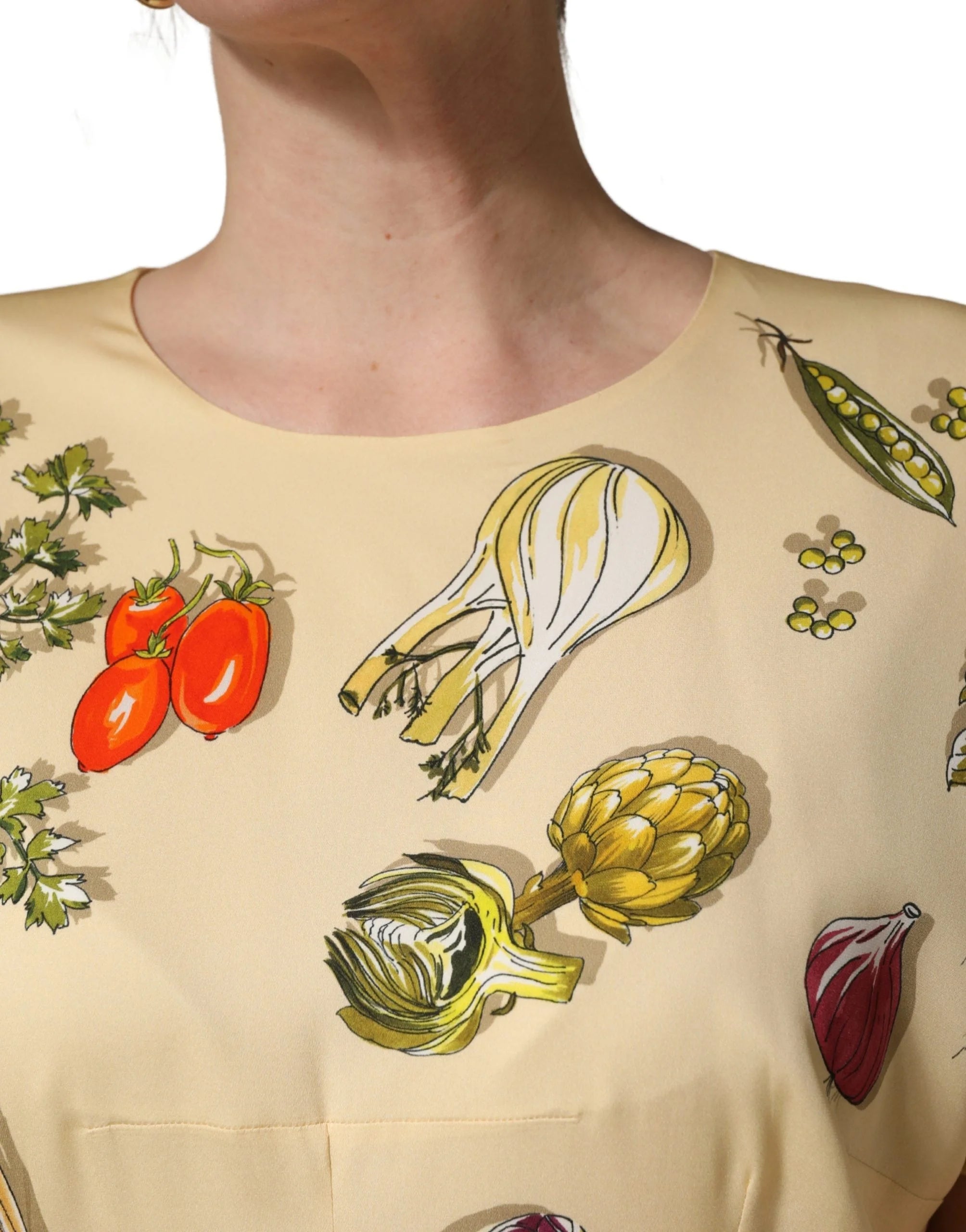 Dolce & Gabbana Bézs Gyümölcs Mintás Selyem Midi Ruha