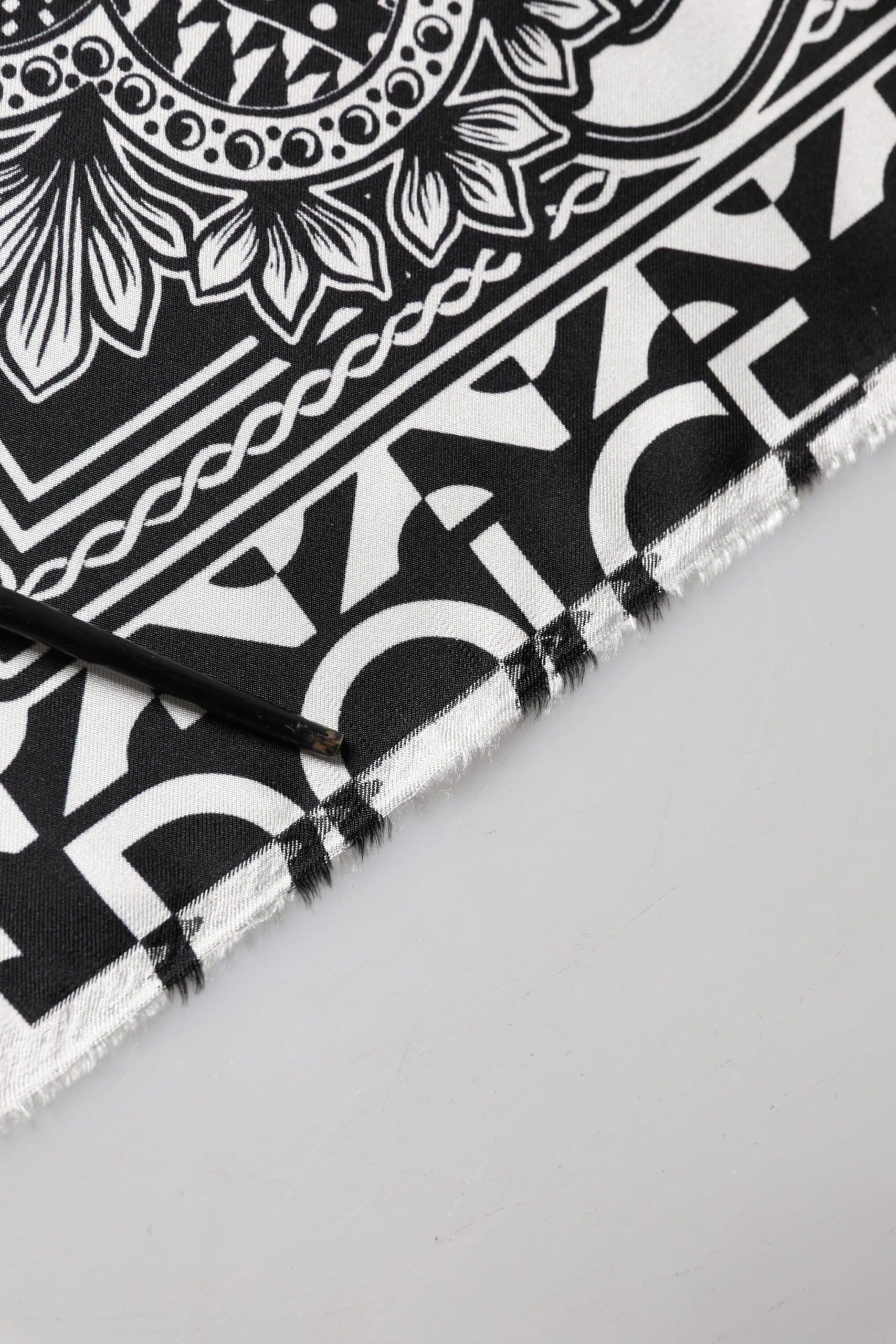 Dolce & Gabbana Black Bandana Print Silk Neck Foulard Scarf