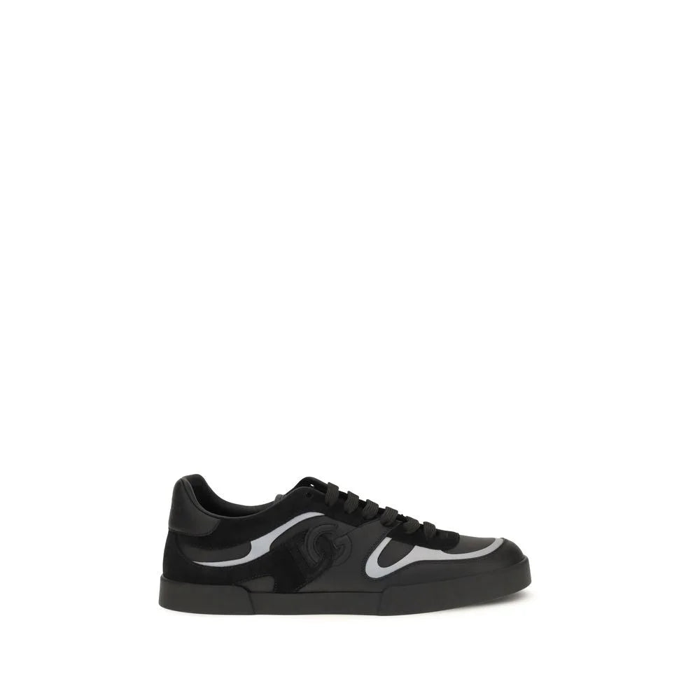 Dolce & Gabbana mustast veise nahast Bos Taurus tossud, eesevaade, mis näitab sileda madala silueti ja toon-ühtsete paeltega.