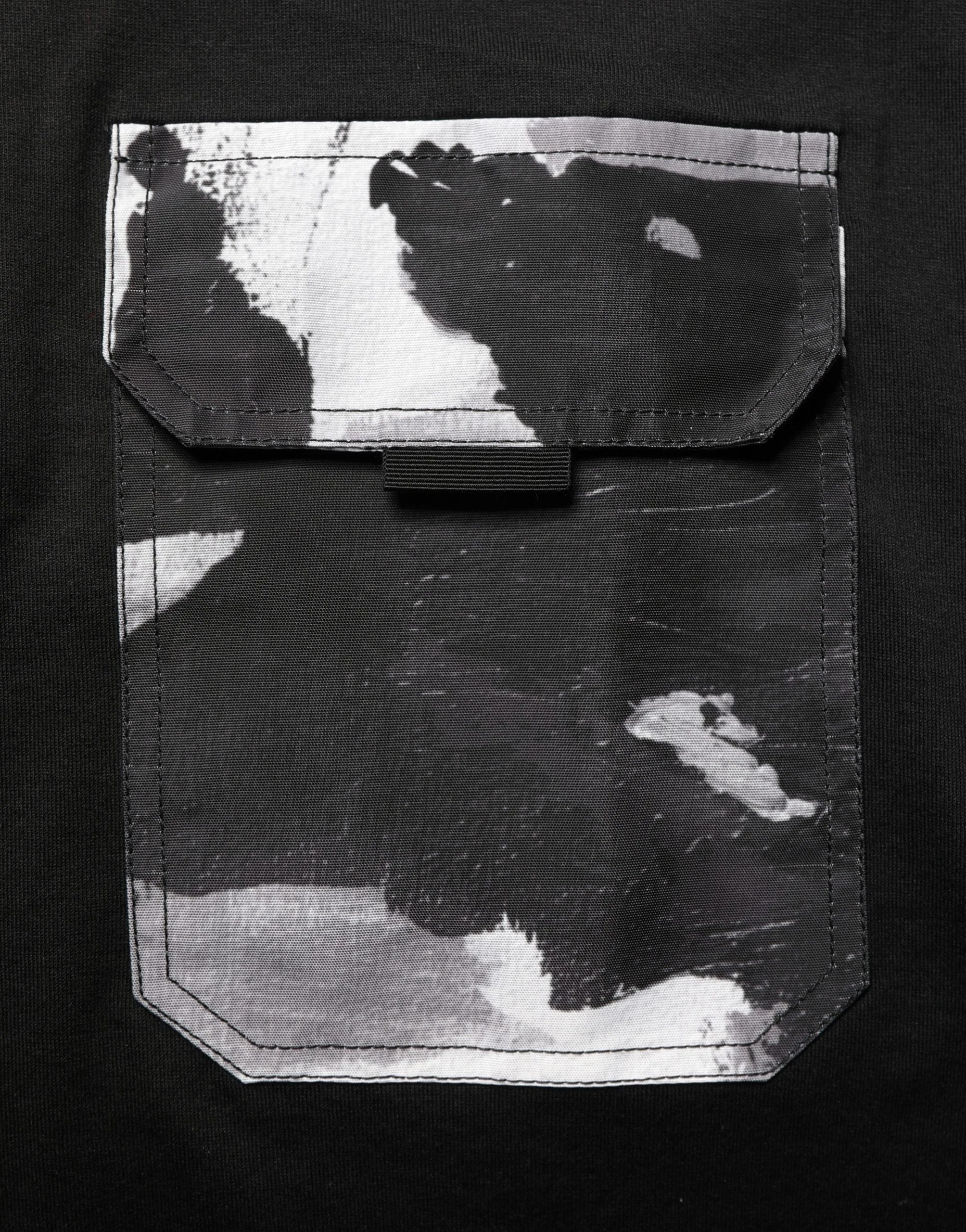 Dolce & Gabbana Black Camouflage Pocket Oversized T-shirt - IT48 | M