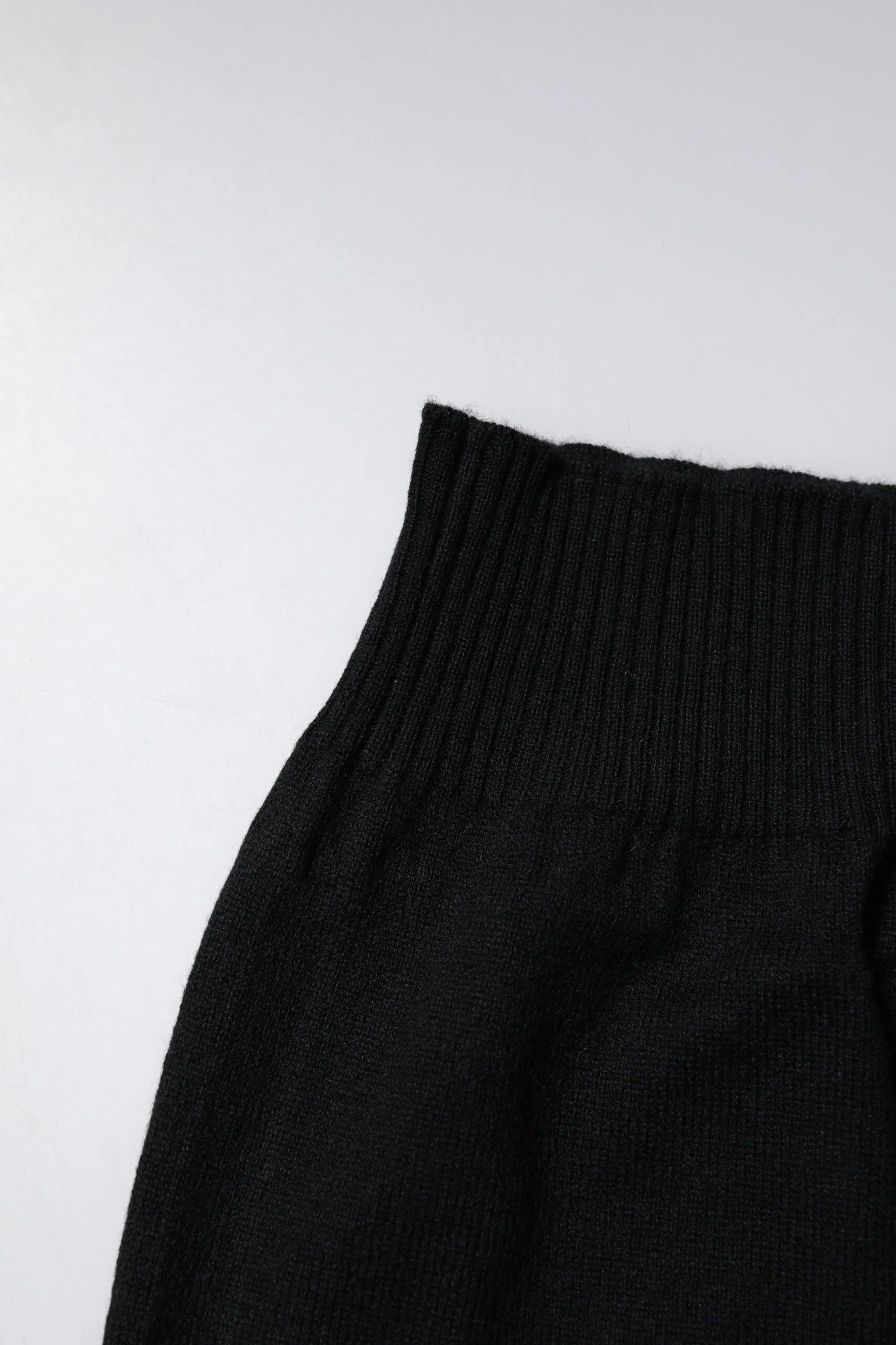 Dolce & Gabbana Black Cashmere Knitted Neck Warmer Foulard Scarf - Neck Gaiters