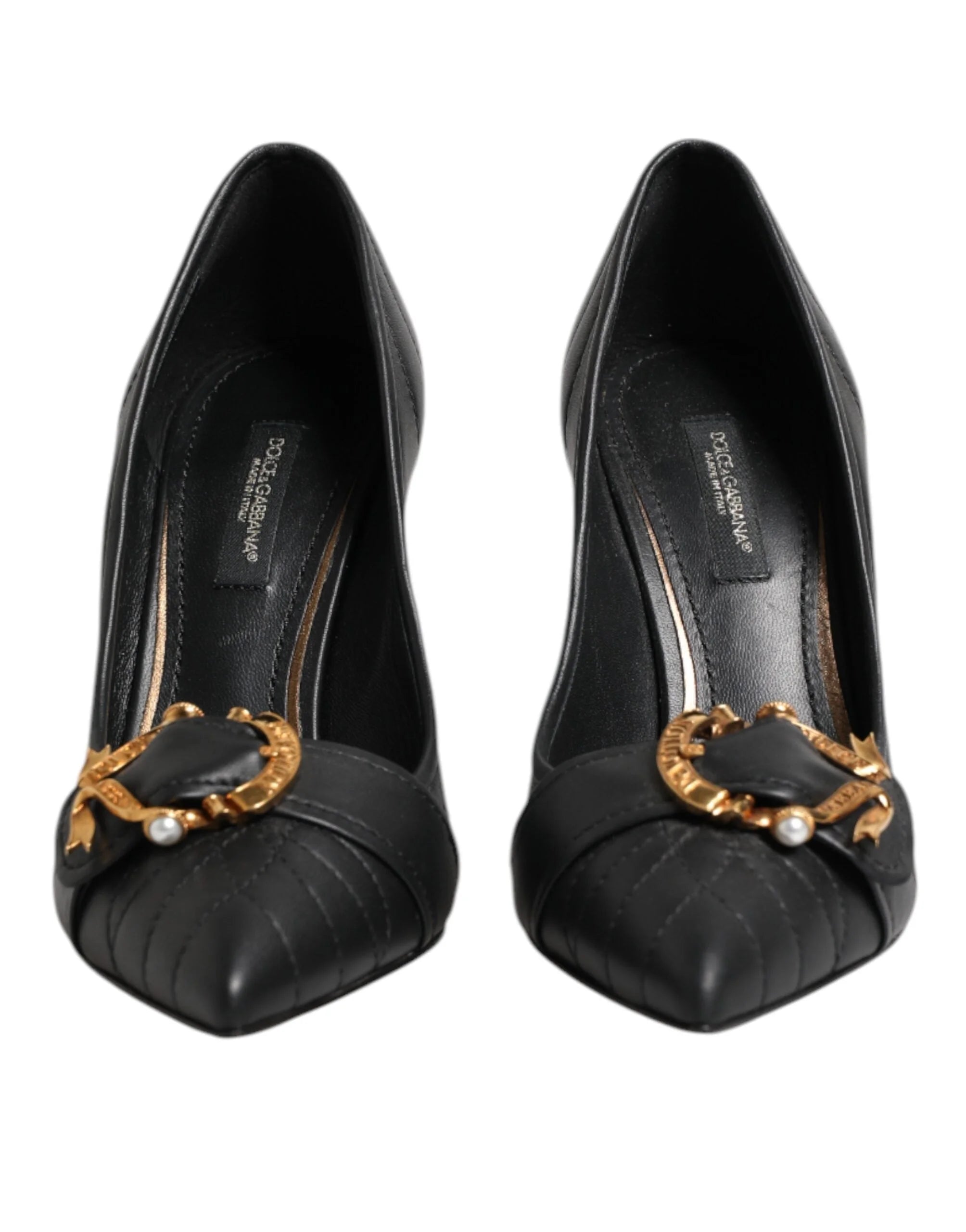 Dolce & Gabbana Devotion sorte læder pumps med den ikoniske gyldne hellig hjerte udsmykning på spids tå.