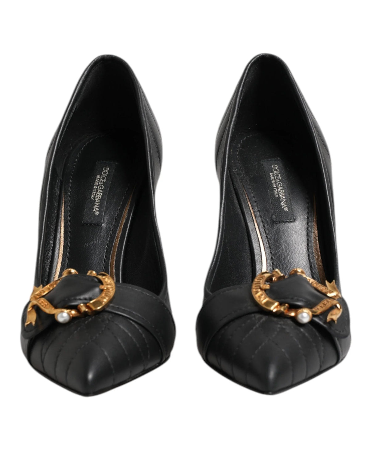 Dolce & Gabbana Devotion sorte læder pumps med den ikoniske gyldne hellig hjerte udsmykning på spids tå.