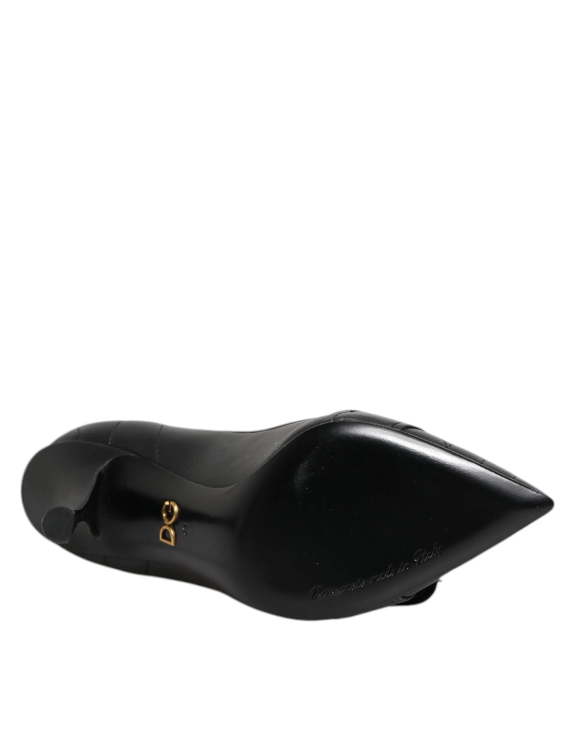 Dolce & Gabbana Devotion sorte læderpumps præsenteret i deres originale luksusindpakning med mærkevare-støvpose.