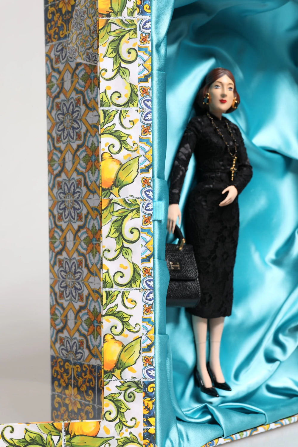 Dolce & Gabbana Zwarte Jurk MARIA Porcelain Fashion Show Leer Sicily Poppen