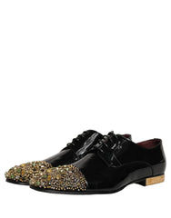 Oversiktsbilde av Dolce & Gabbana svarte Derby-sko med intrikate krystall detaljer på tåboksen.