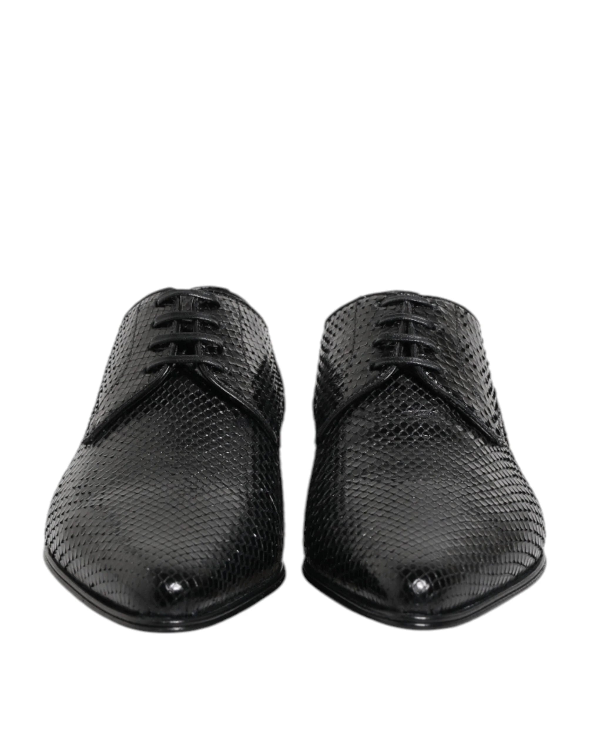 Dolce & Gabbana schwarze Derby-Schuhe aus exotischem Leder mit Schnürung, die eine strukturierte Oberfläche und eine klassische Formalsilhouette aufweisen.