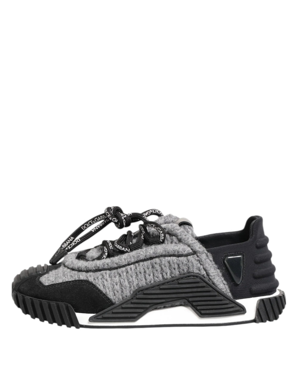 Nærbillede af Dolce & Gabbana NS1 sneaker-tåboks, der viser blandingen af jomfru uld, nylon og kalvelæder.