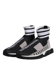 Bagfra af Sorrento-sok-sneakers, der viser den brandede elastiske hælstrop og det arkitektoniske hældesign.