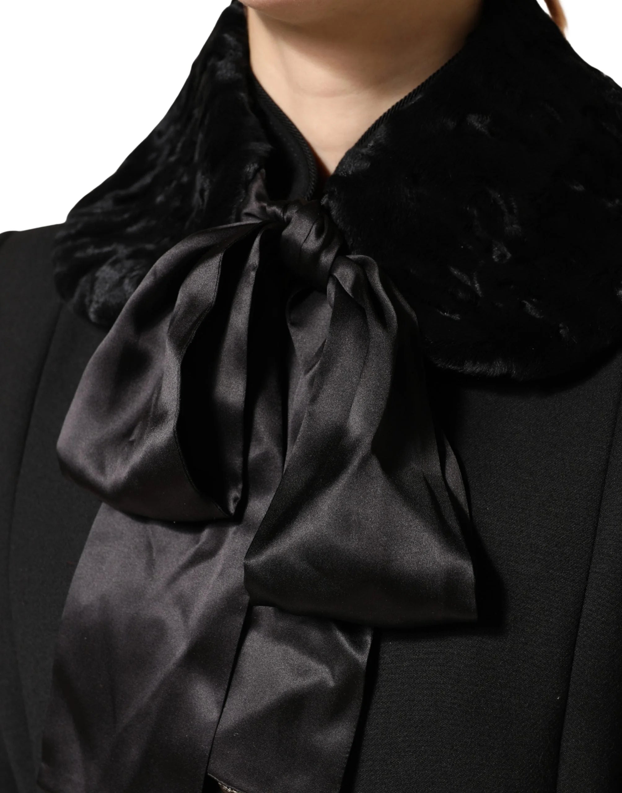 Dolce & Gabbana Black Lamb Fur Women Neck Warmer Winter Scarf - IT40|S