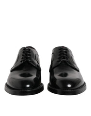 Pantofi Derby negri Dolce & Gabbana din piele de vițel, o siluetă formală clasică pentru ținutele de seară ale bărbaților.