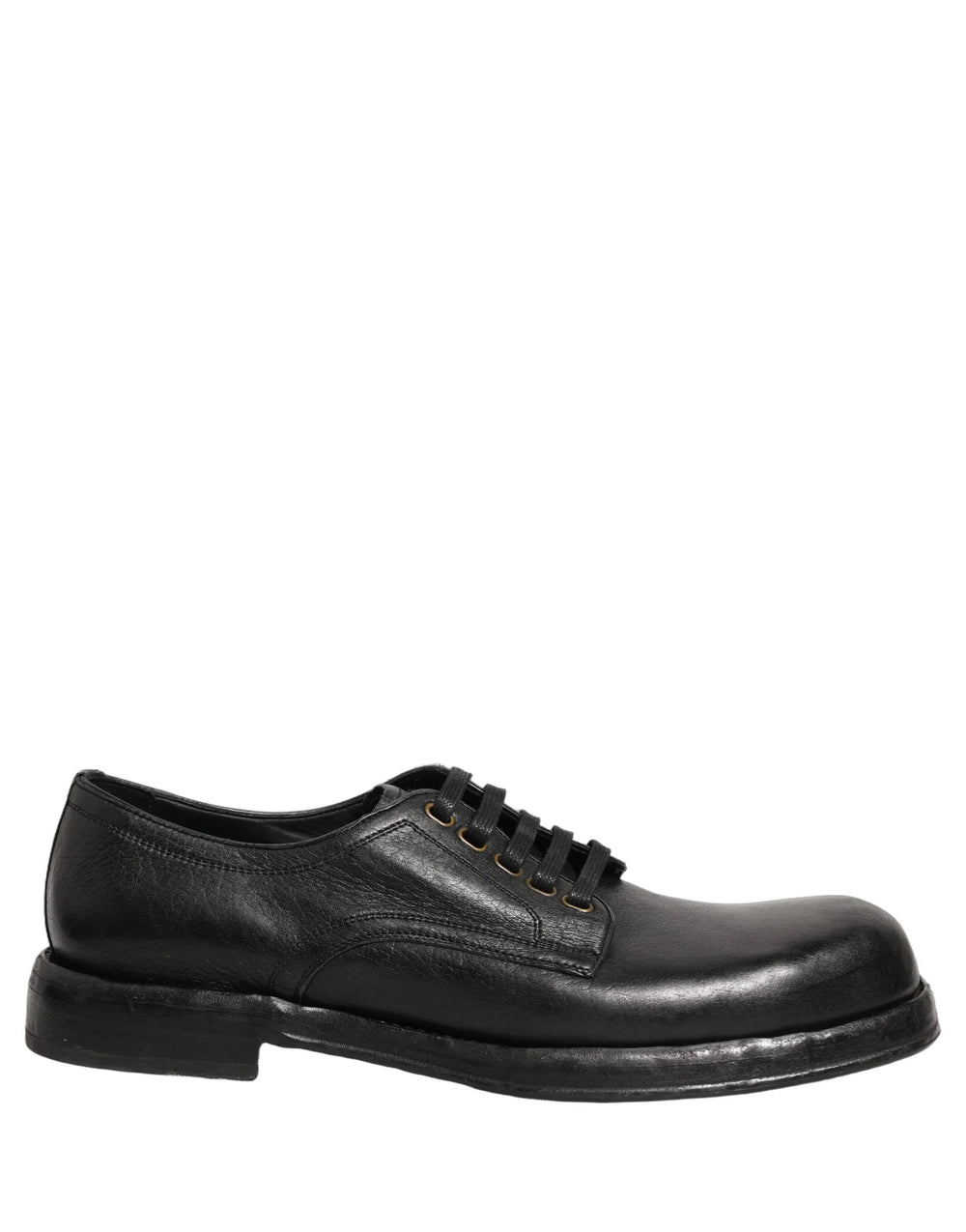Achterkant van Dolce & Gabbana zwarte leren dress shoes, toont de gestructureerde hiel en verfijnde stiksel.