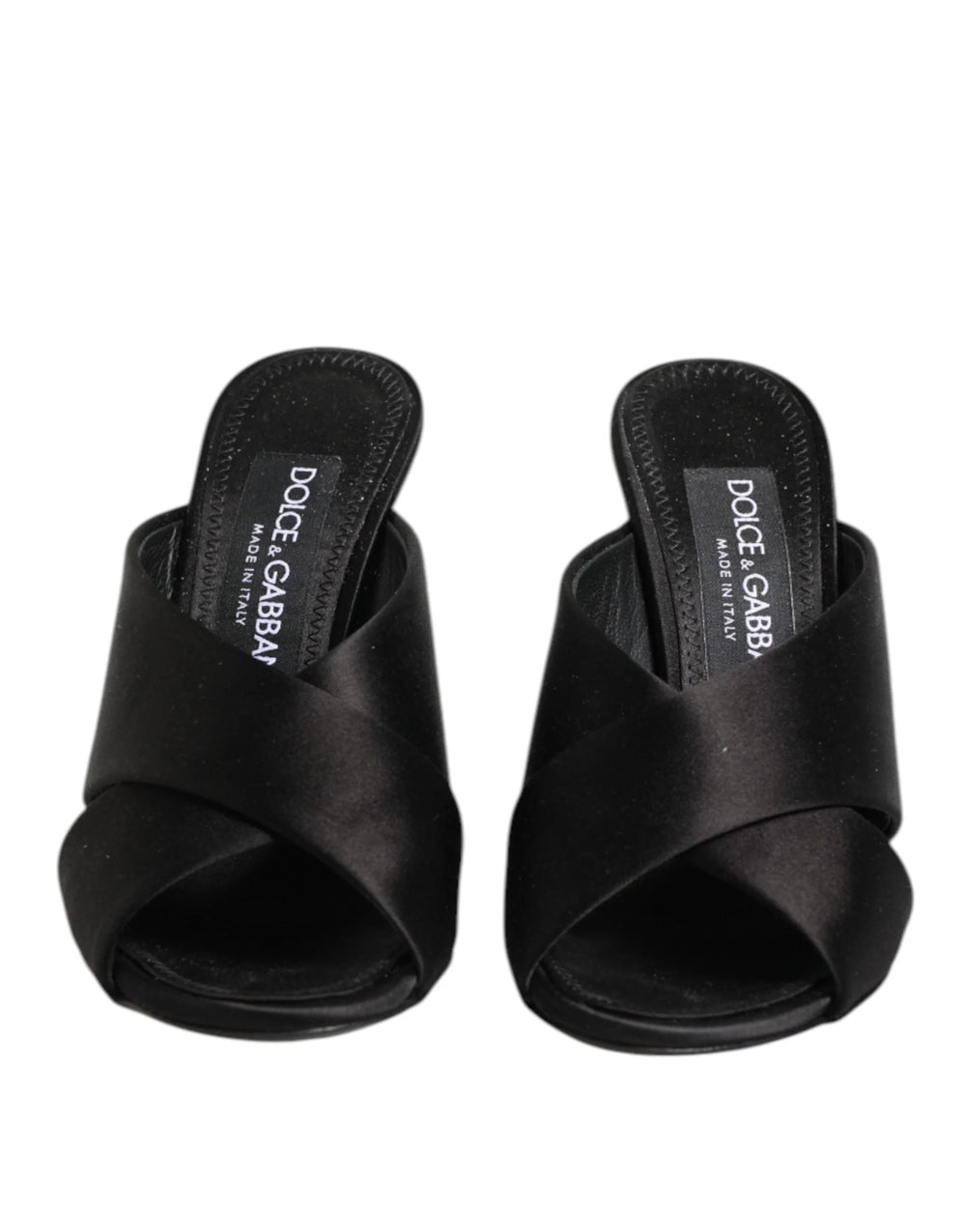 Slides in raso nero Keira di Dolce & Gabbana con placca logo DG dorata sul cinturino frontale.